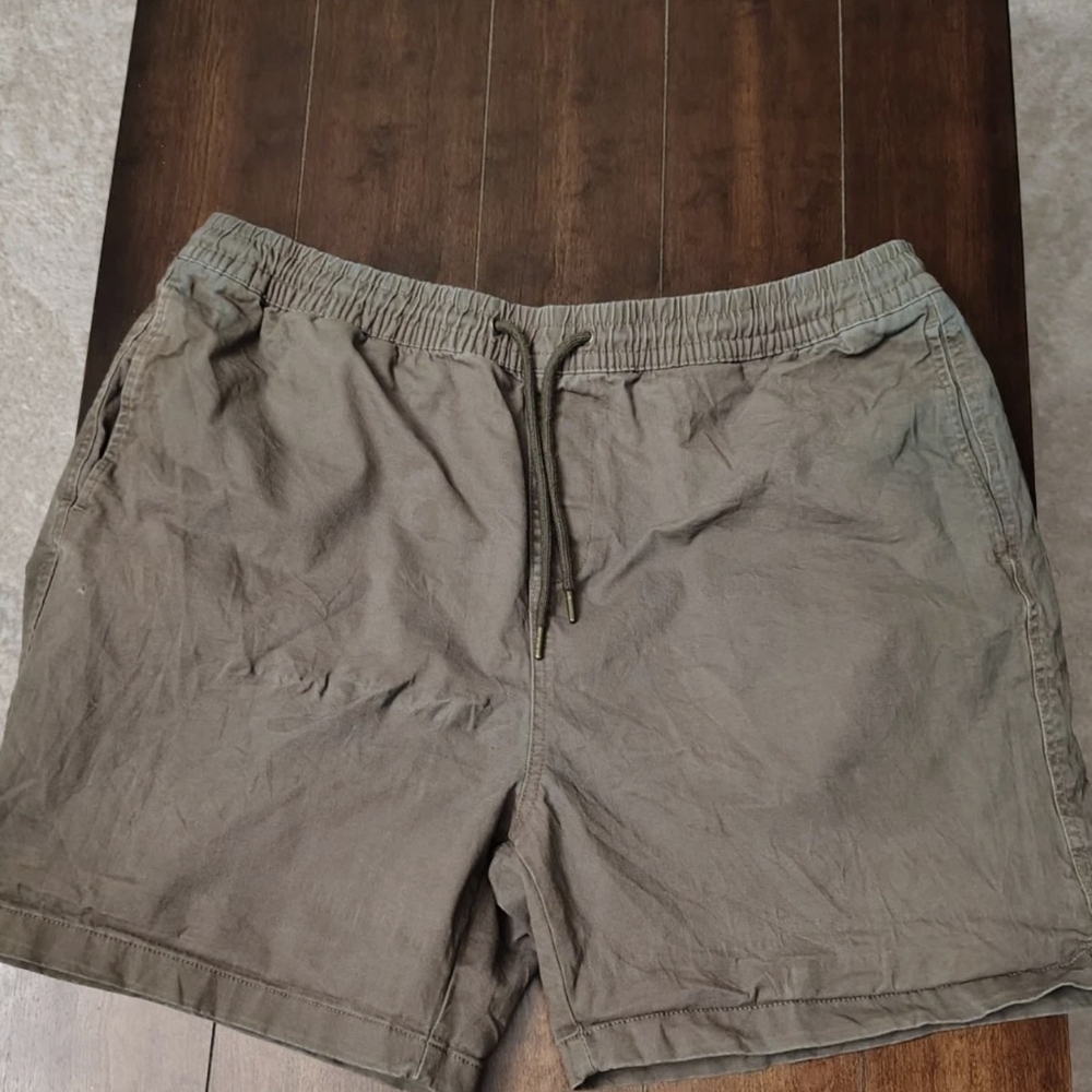 Forever 21 Men's Olive Athletic Shorts